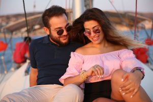 Çeşme Marina Çıkışlı Teknede Evlilik Teklifi Organizasyonu İzmir Organizasyon