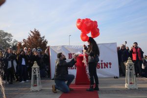 İnciraltı'nda Evlilik Teklifi Organizasyonu İzmir