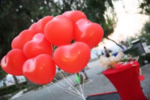 Kırmızı Kalpli Uçan Balon Servisi İzmir