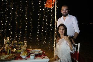Evlilik Teklifi Organizasyonu Masa Süsleme ve Işık Şelalesi İzmir